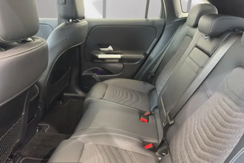 Mercedes-Benz EQA din 2023 cu 43.674 km - oferta MER217549 - foto 7