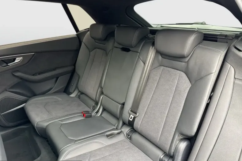 Audi SQ8 din 2025 cu 9.895 km - oferta AUD217570 - foto 8