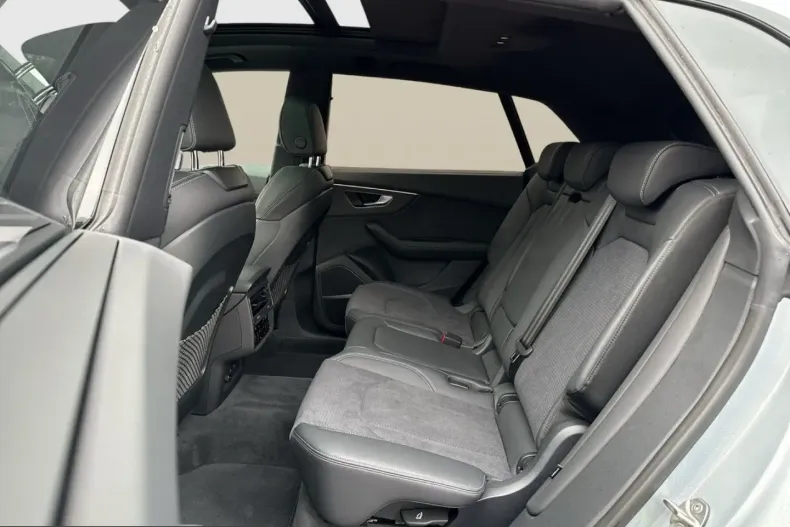 Audi SQ8 din 2025 cu 9.895 km - oferta AUD217570 - foto 9