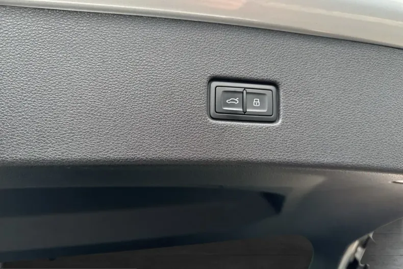 Audi SQ8 din 2025 cu 9.895 km - oferta AUD217570 - foto 17