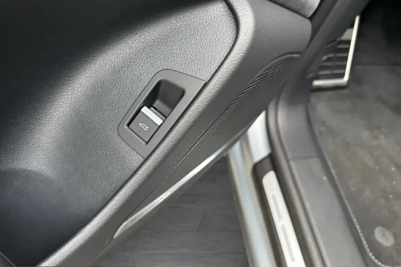 Audi SQ8 din 2025 cu 9.895 km - oferta AUD217570 - foto 19