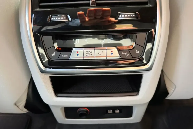 BMW XM (Seria X) din 2023 cu 16.450 km - oferta BMW217595 - foto 26
