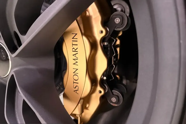 Aston Martin DBS din 2022 cu 35.201 km - oferta AST217598 - foto 17