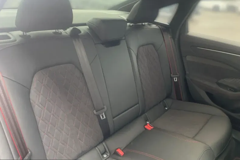 Audi A6 din 2025 cu 9.910 km - oferta AUD217600 - foto 9