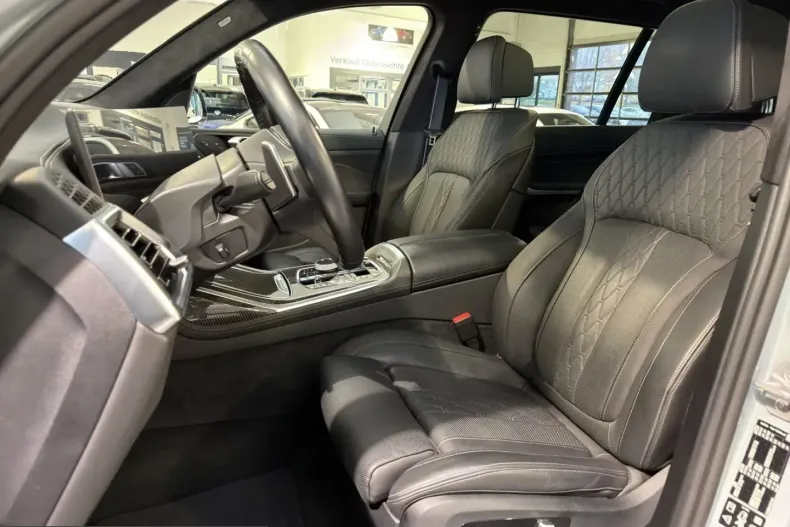 BMW X7 (Seria X) din 2024 cu 35.681 km - oferta BMW217635 - foto 5