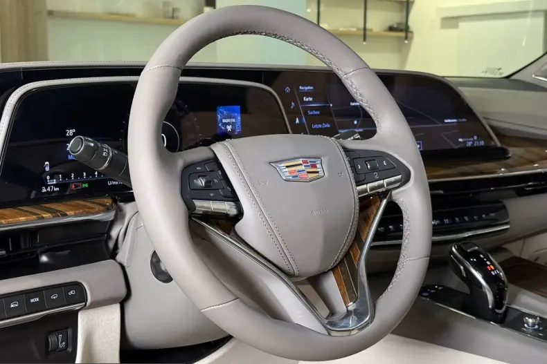 Cadillac Escalade din 2025 cu 3.000 km - oferta CAD217640 - foto 16