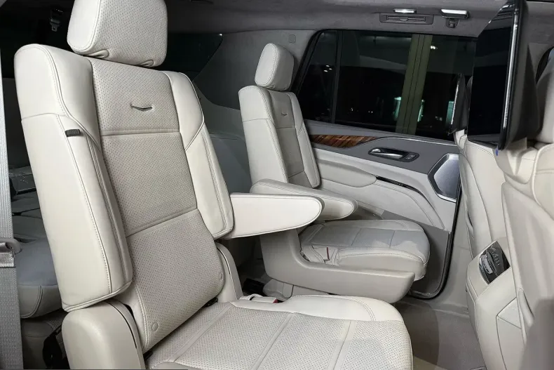 Cadillac Escalade din 2025 cu 3.000 km - oferta CAD217640 - foto 20