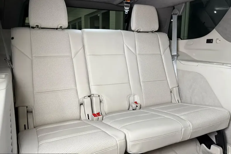 Cadillac Escalade din 2025 cu 3.000 km - oferta CAD217640 - foto 25