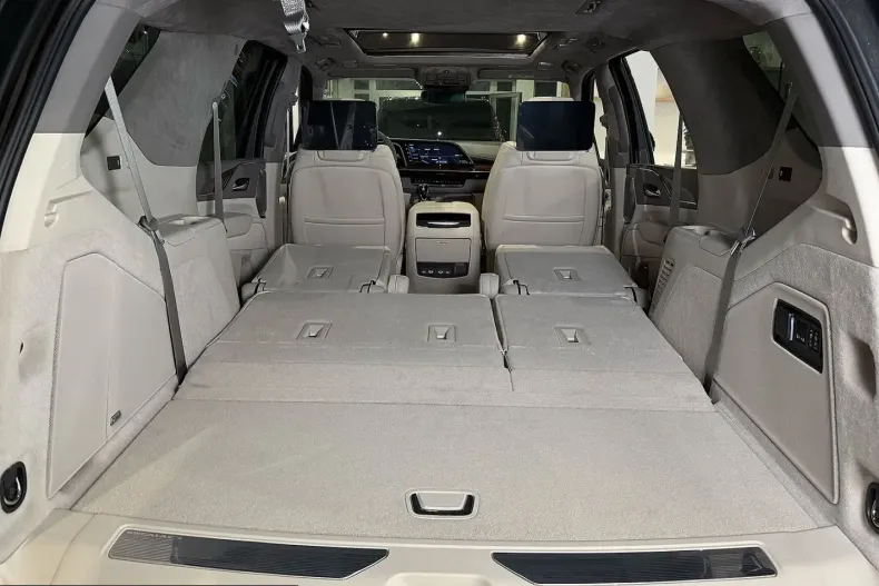 Cadillac Escalade din 2025 cu 3.000 km - oferta CAD217640 - foto 26