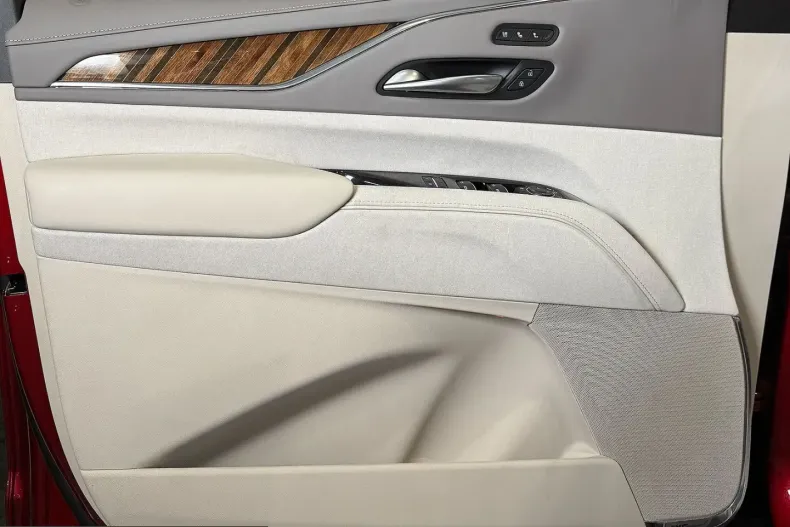 Cadillac Escalade din 2025 cu 3.000 km - oferta CAD217640 - foto 27
