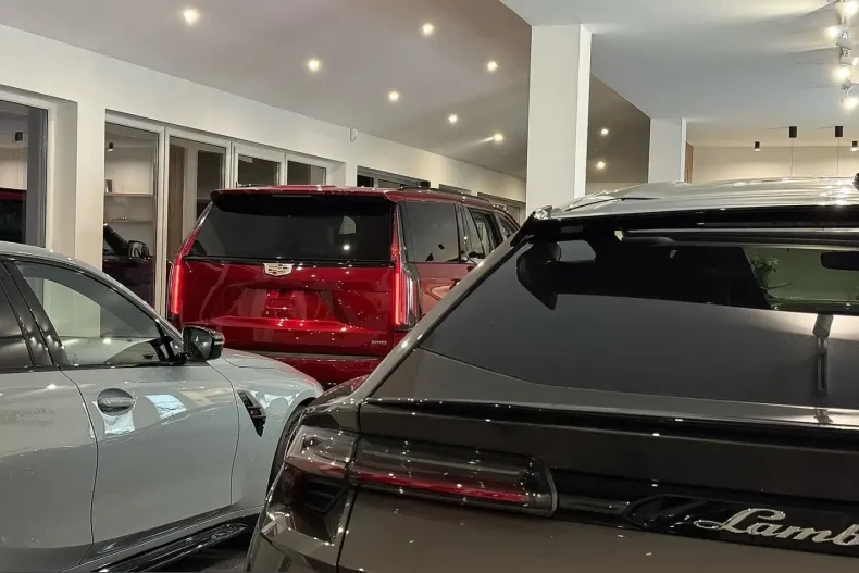 Cadillac Escalade din 2025 cu 3.000 km - oferta CAD217640 - foto 29