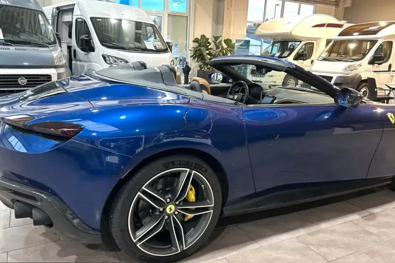 Ferrari Roma din 2025 cu 2.900 km - oferta FER217651 - foto 11