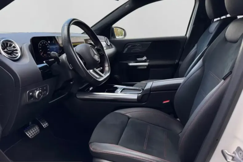 Mercedes-Benz GLA 180 (Clasa GLA) din 2023 cu 68.319 km - oferta MER217659 - foto 8
