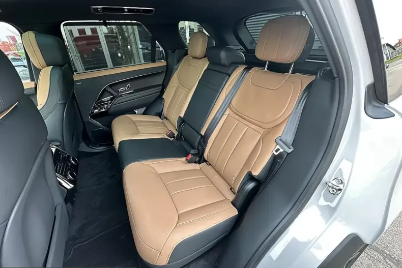 Land Rover Range Rover Sport din 2026 cu 66 km - oferta LAN217681 - foto 8