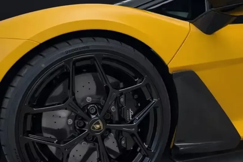 Lamborghini Revuelto din 2026 cu 86 km - oferta LAM217692 - foto 6