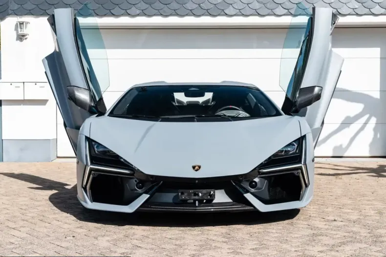 Lamborghini Revuelto din 2026 cu 90 km - oferta LAM217694 - foto 2