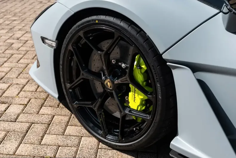 Lamborghini Revuelto din 2026 cu 90 km - oferta LAM217694 - foto 7