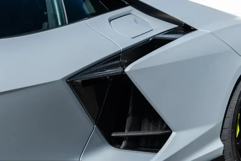 Lamborghini Revuelto din 2026 cu 90 km - oferta LAM217694 - foto 9