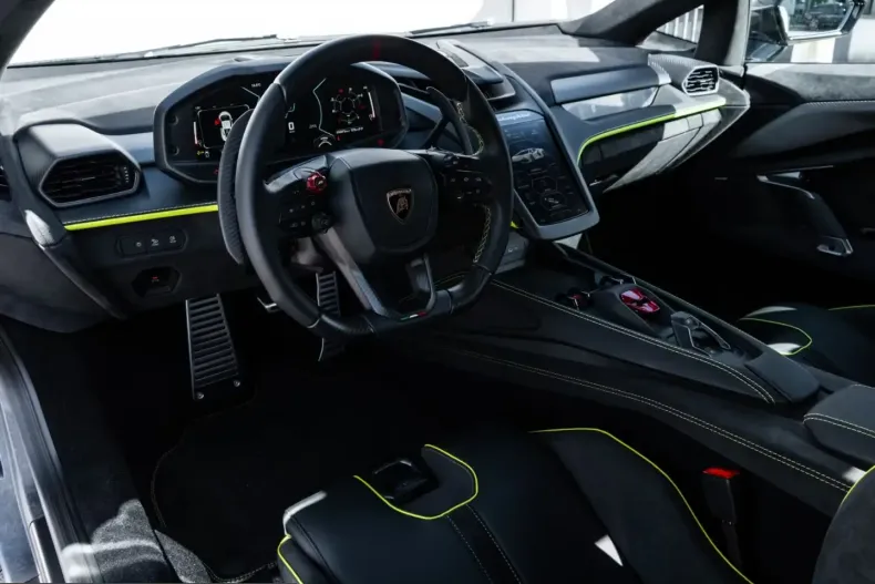 Lamborghini Revuelto din 2026 cu 90 km - oferta LAM217694 - foto 15