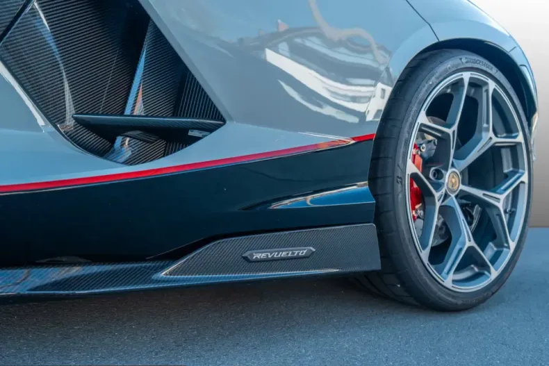 Lamborghini Revuelto din 2026 cu 55 km - oferta LAM217702 - foto 12