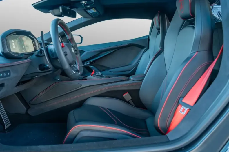 Lamborghini Revuelto din 2026 cu 55 km - oferta LAM217702 - foto 18