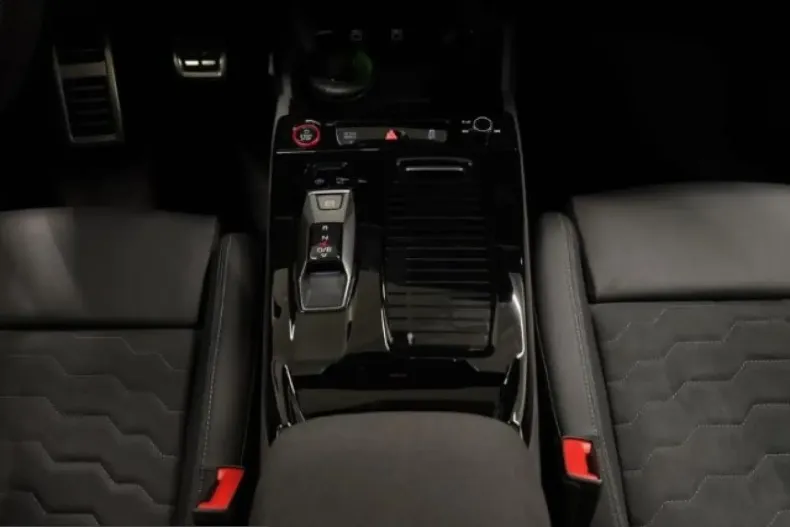 Audi A6 e-tron din 2025 cu 8.500 km - oferta AUD217721 - foto 11