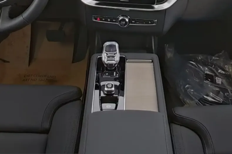 Volvo XC90 din 2025 cu 8.650 km - oferta VOL217727 - foto 10