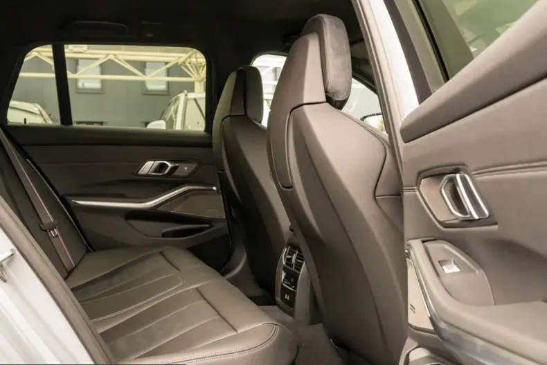 BMW M3 (Seria 3) din 2025 cu 14.327 km - oferta BMW217732 - foto 5