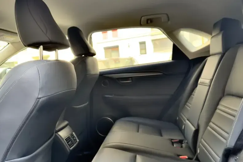 Lexus NX 300 din 2021 cu 85.500 km - oferta LEX217736 - foto 4