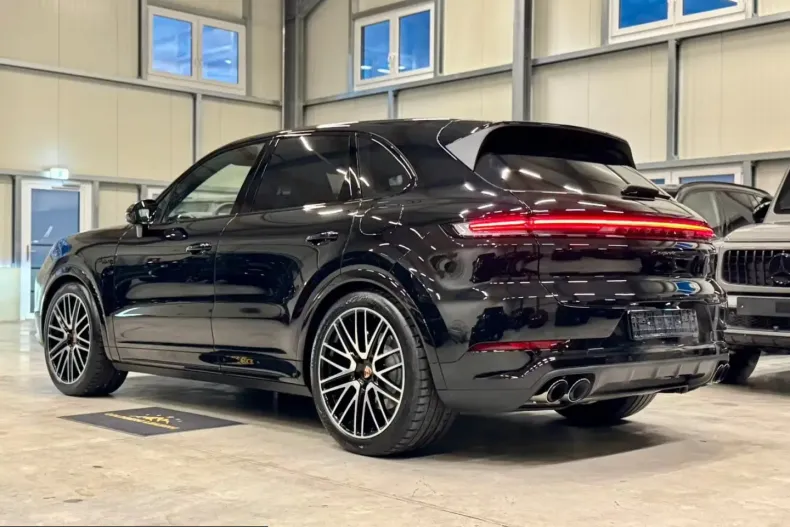 Porsche Cayenne din 2026 cu 0 km - oferta POR217742 - foto 9