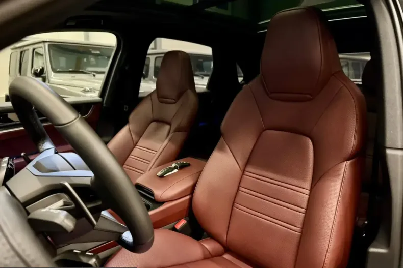 Porsche Cayenne din 2026 cu 0 km - oferta POR217742 - foto 26