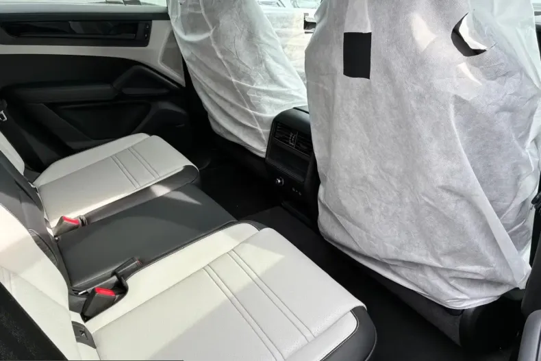 Porsche Cayenne din 2026 cu 14 km - oferta POR217746 - foto 7