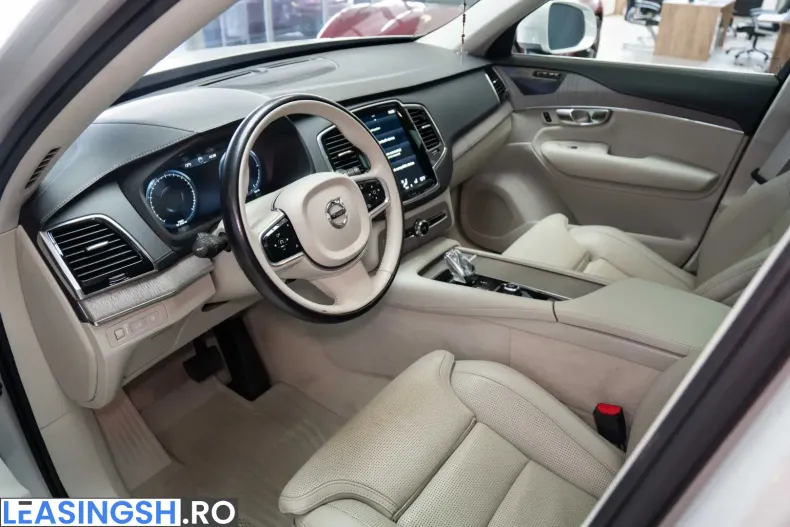 Volvo XC90 din 2022 cu 70.900 km - oferta VOL217762 - foto 12