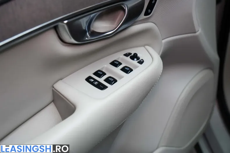 Volvo XC90 din 2022 cu 70.900 km - oferta VOL217762 - foto 18