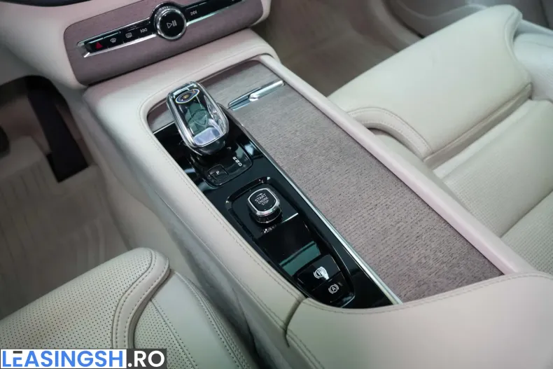Volvo XC90 din 2022 cu 70.900 km - oferta VOL217762 - foto 22