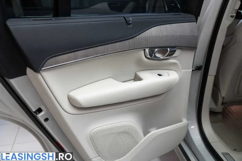 Volvo XC90 din 2022 cu 70.900 km - oferta VOL217762 - foto 29
