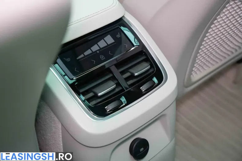 Volvo XC90 din 2022 cu 70.900 km - oferta VOL217762 - foto 31