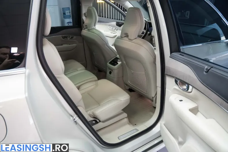 Volvo XC90 din 2022 cu 70.900 km - oferta VOL217762 - foto 33