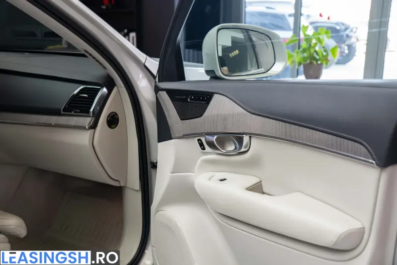 Volvo XC90 din 2022 cu 70.900 km - oferta VOL217762 - foto 35