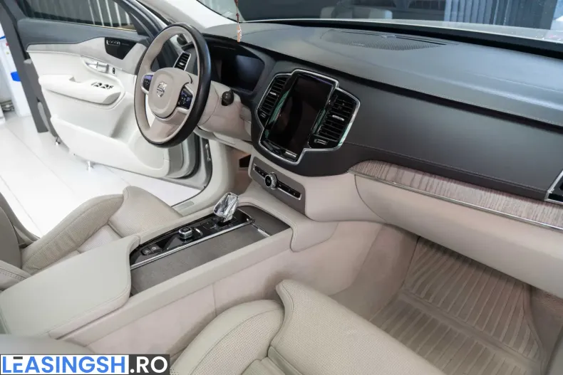 Volvo XC90 din 2022 cu 70.900 km - oferta VOL217762 - foto 37