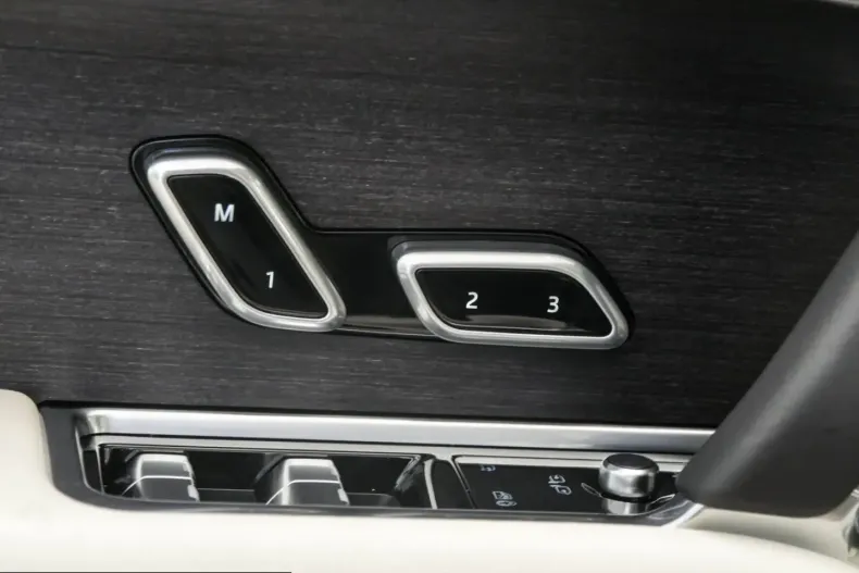 Land Rover Range Rover din 2025 cu 4.600 km - oferta LAN217768 - foto 12
