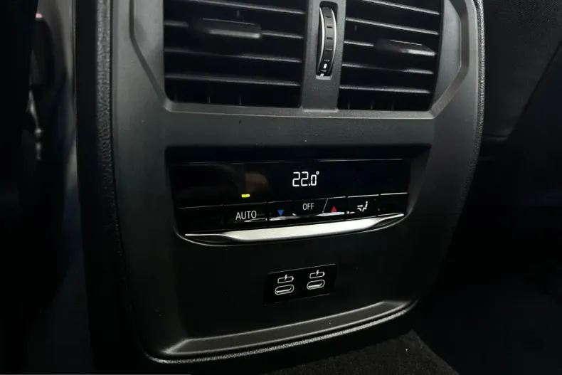BMW 318d (Seria 3) din 2025 cu 4.000 km - oferta BMW217779 - foto 40
