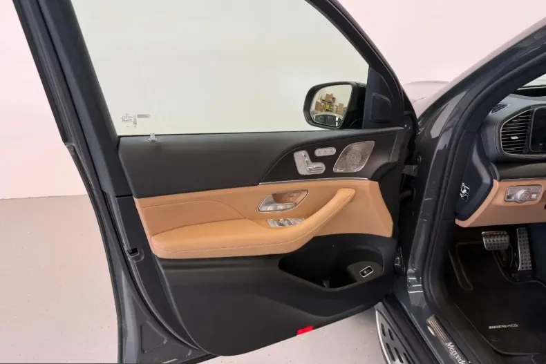 Mercedes-Benz GLS 450 (Clasa GLS) din 2025 cu 12.600 km - oferta MER217790 - foto 12