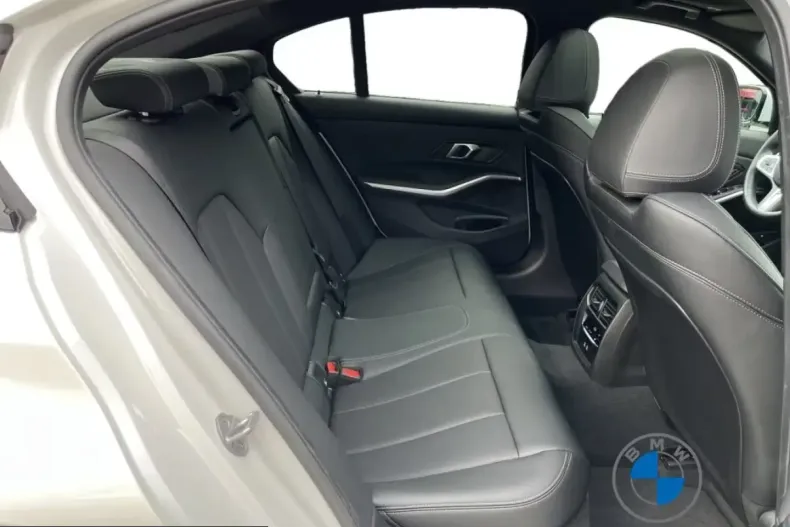 BMW 330 (Seria 3) din 2024 cu 34.000 km - oferta BMW217807 - foto 12