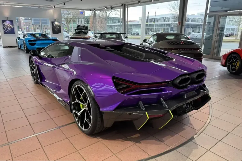 Lamborghini Revuelto din 2025 cu 74 km - oferta LAM217813 - foto 6