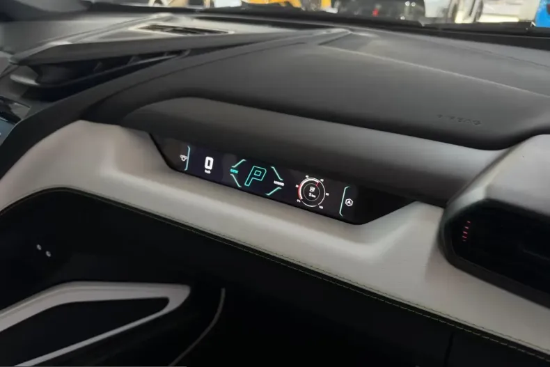 Lamborghini Revuelto din 2025 cu 74 km - oferta LAM217813 - foto 15