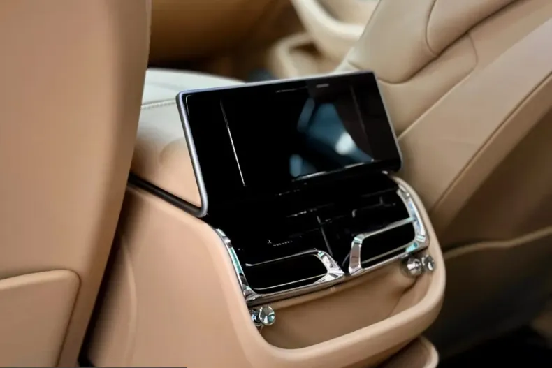Bentley Azure din 2024 cu 29.800 km - oferta BEN217825 - foto 18