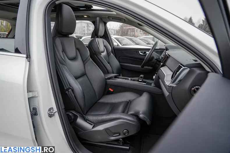 Volvo XC60 din 2022 cu 106.450 km - oferta VOL217851 - foto 12