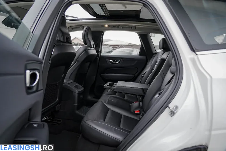 Volvo XC60 din 2022 cu 106.450 km - oferta VOL217851 - foto 13
