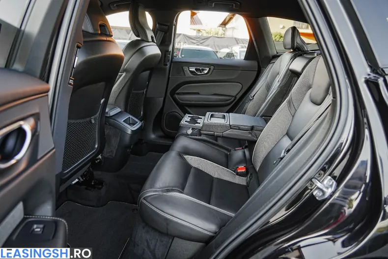 Volvo XC60 din 2021 cu 85.670 km - oferta VOL217852 - foto 14